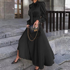 Ženska satenska haljina s vezicom na vratu 2525 crna
