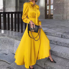 Ženska satenska haljina s vezicom na vratu 2525 žuta